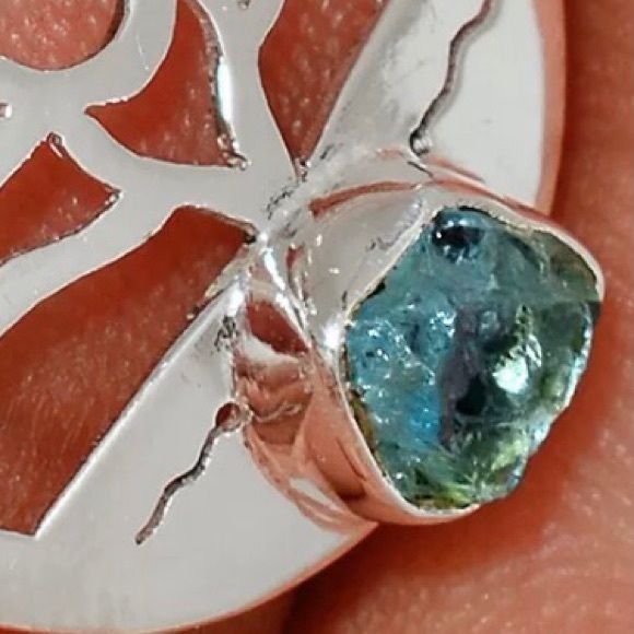 Lotus silver gemstone pendant - Picture 2 of 2